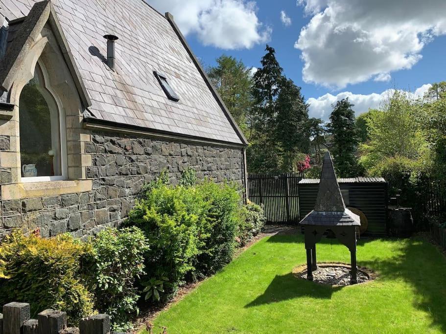 Old Schoolhouse, Galgorm Villa Luaran gambar