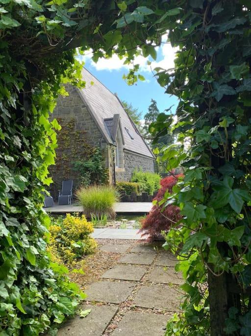 Old Schoolhouse, Galgorm Villa Luaran gambar